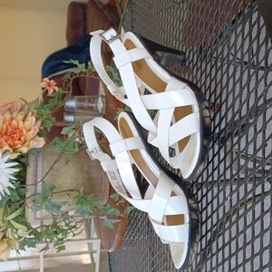 Solesenseability womens shoes size 7 in sscohnewhite